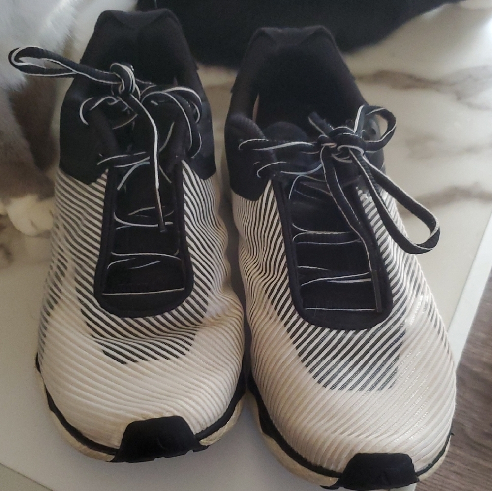 Reebok Black and White Athletic Shoes with Modern Silhouette